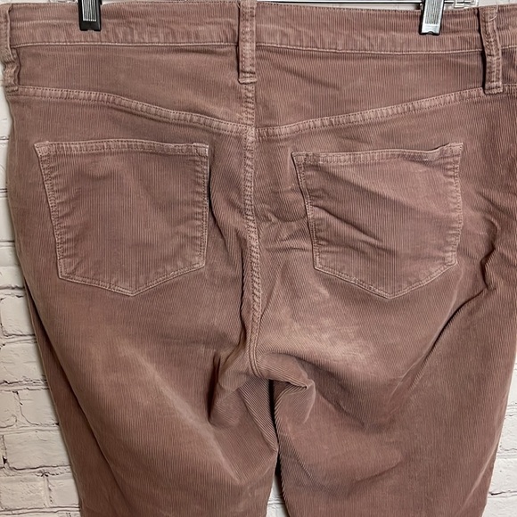 9" High-Rise Toothpick Jean in Tan Garment Dyed Corduroy - Picture 6 of 12